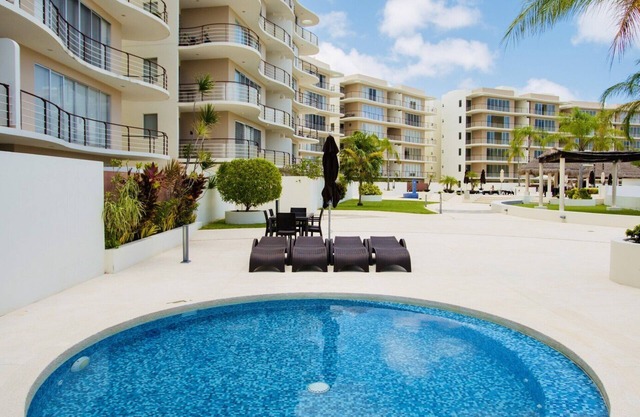 Wohnung mit Pool! Beste Lage!