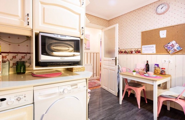 Nahe dem Strand und Bilbao Lolita Pink Apartment, 2 Schlafzimmer und 1 Badezimmer
