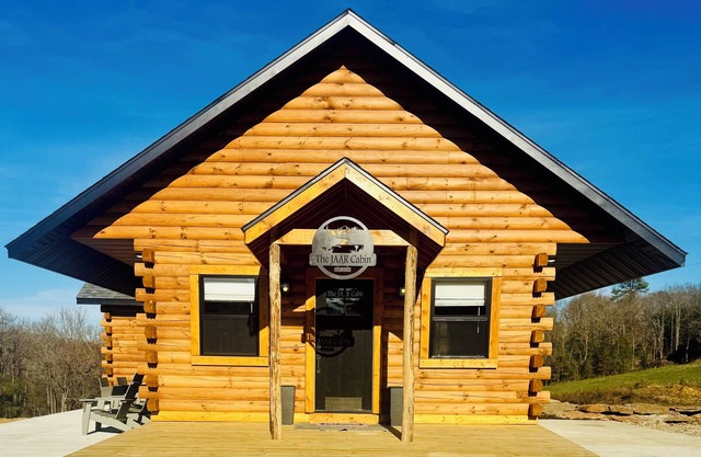 Near the BuffaloNational River—2 bedroom, 2 bath cabin in Jasper, AROUND