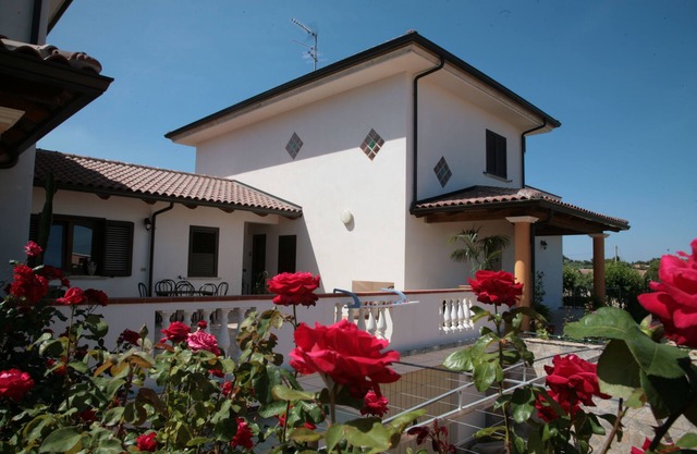 In der Nähe von Tropea, Ferienwohnung in Villa Pamela Urlaub, (Camelia) 4/6 Plätze.