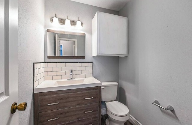 NEAR TX A&M, HWY 6 , NO CLEANING FEE ,ENTIRE Blace