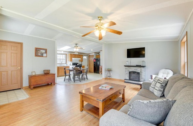 Near Waterville Cozy Midcoast Vacation Rental!