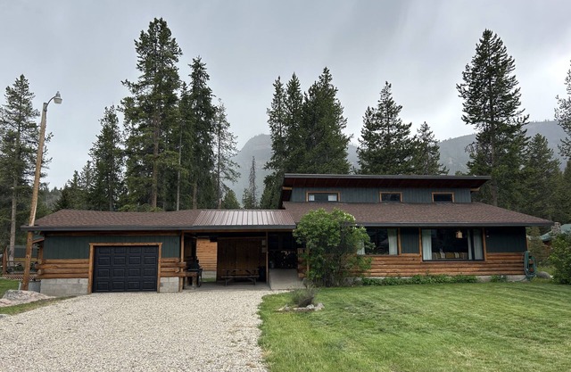 Near Yellowstone, this Cabin will throw you back in time!