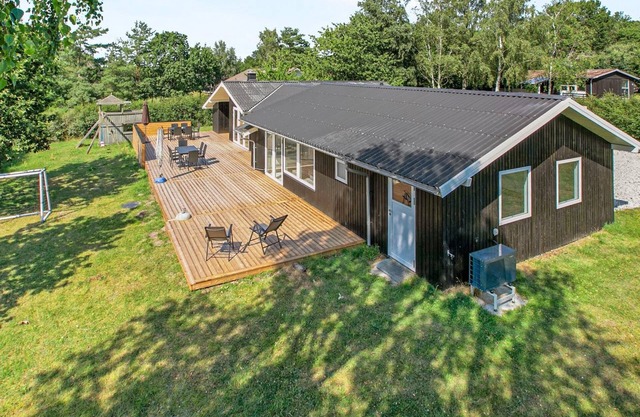 "Neele" - 800m from the sea by Interhome