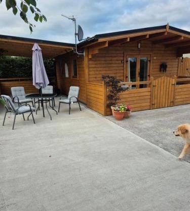 Nellies Cottage B&B & Log Cabins