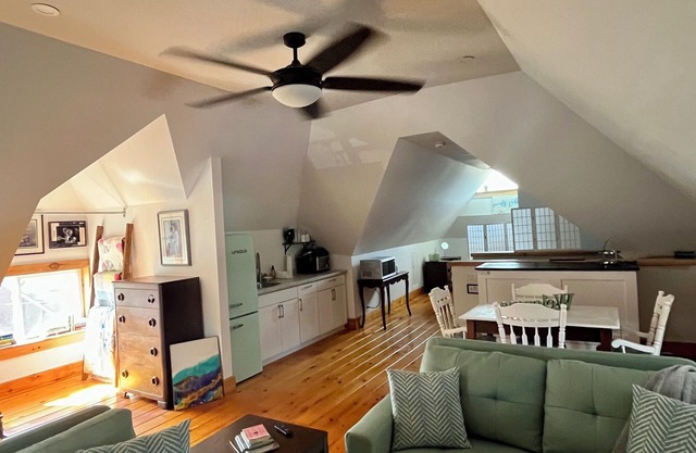 Nestled across the street from Sugarloaf Marina, Lake Erie, & HHKnollPark.