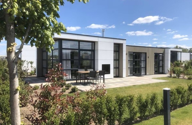 Eingebettet im Grünen: Chalet SunnyTides - Hier beginnt Ihr Urlaub