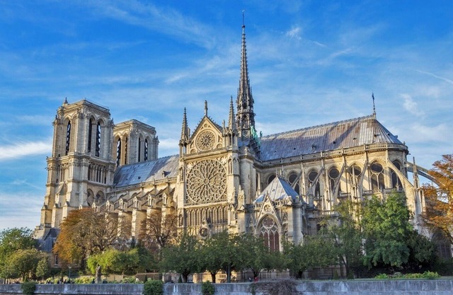 NESTLED IN THE HISTORIC LATIN QUARTER,JUST STEPS FROM THE SEINE RIVER&NOTRE-DAME