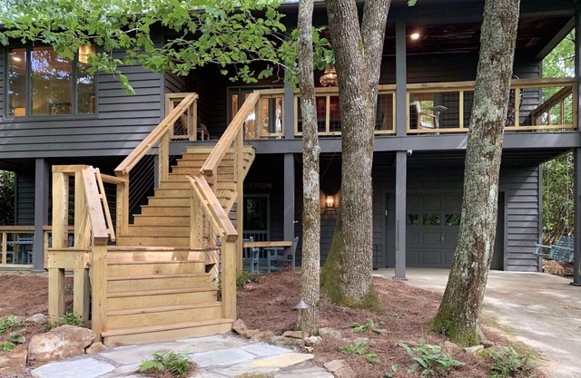 NestleInn: Your Ultimate Mountain Escape - Where Luxury Meets Nature's Embrace!