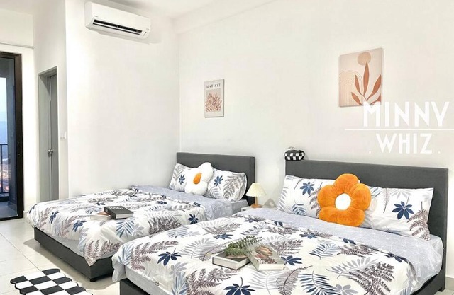 Netizen Balcony View MRT 4-5pax #17