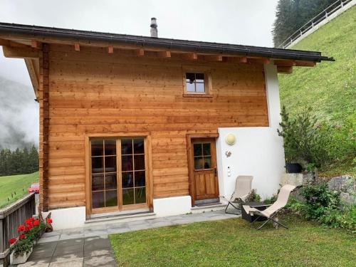 Neuwertiges 2-Zi-Ferienchalet 55m2