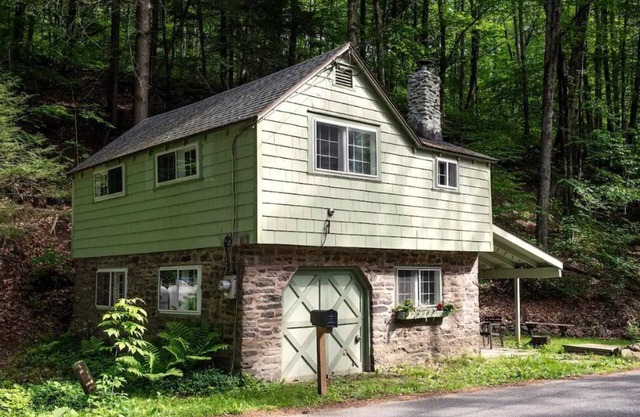 Never Lonesome Woodland Valley: Cozy 2bd Cottage!