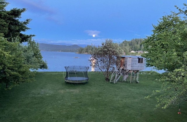 New 1 bedroom Sooke oceanfront guest suite