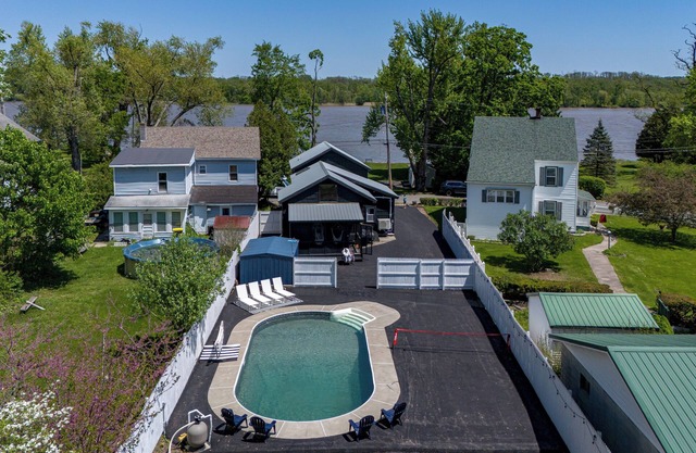 NEW! 1855 River Farmhouse for Families & Groups: Pool, Pickleball & PS5!