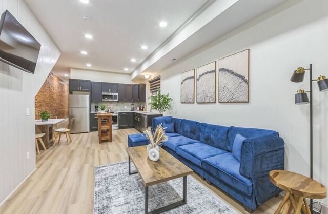 New 2/2 Across from Fairmount Park | 10 Mins to DT