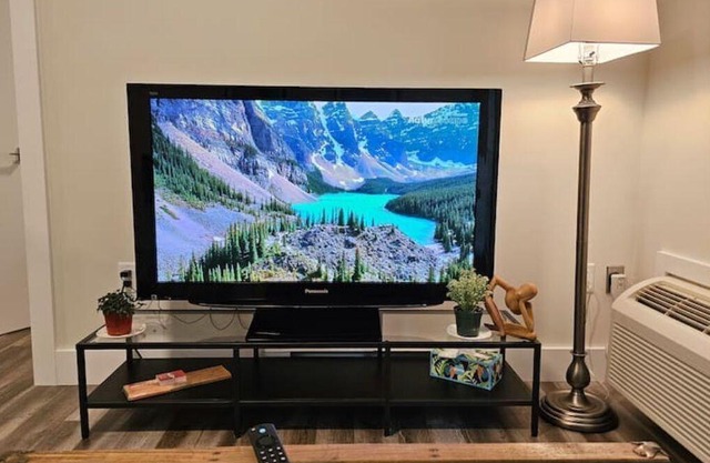 New 2 bed 2 bath + balc apt