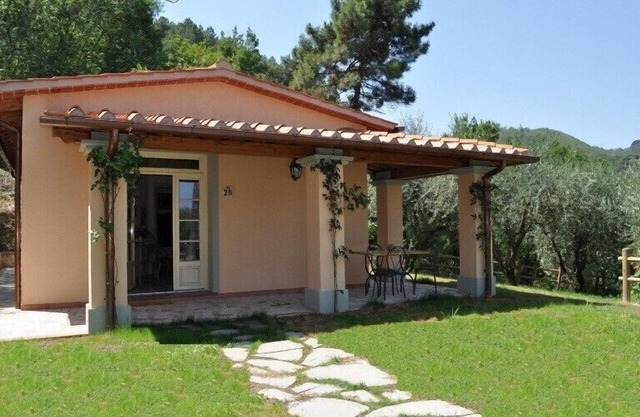 Neue 2-Bett-Villa mit großem Panoramapool 40 Minuten zu den Stränden