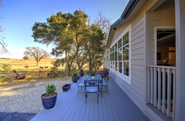 Neues Haus mit 2 Schlafzimmern und 2 Bädern in der Winery Row 46W. Herz von Willow Creek AVA.