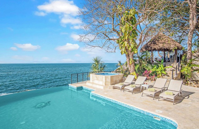 NEW! 2 Infinity Pools - Oceanfront Luxury Villa