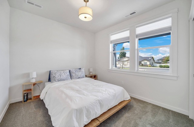 New 2 level Twin Falls Home, 2 masters!