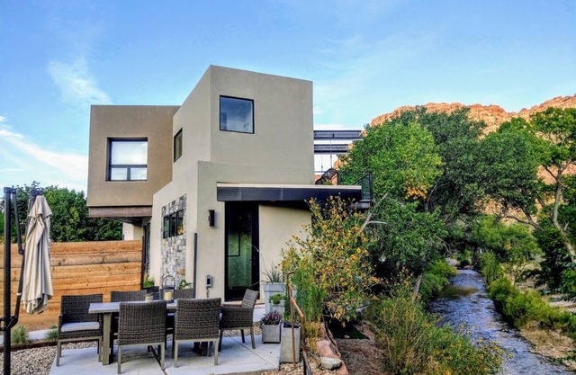 New 2018 Neben dem Virgin River und dem Shuttlebus der Stadt hält der ZNP-Haupteingang 2 Meilen