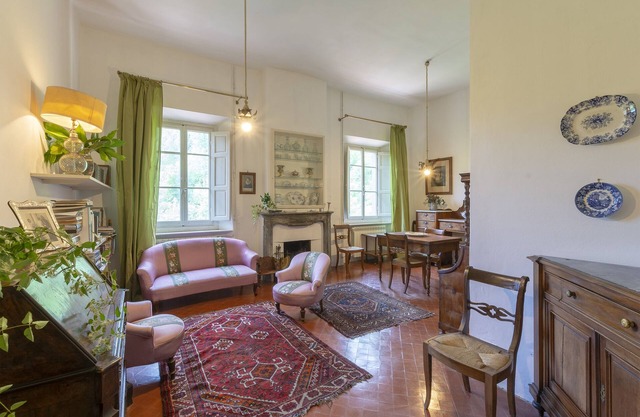 Luxuriöse 3-Zimmer-Wohnung in einer alten Villa in der Nähe von Florenz