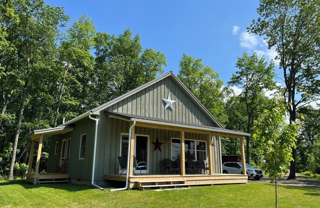 New 2024 Firefly Cottage in the heart of the FingerLakes. Amazing Vineyard views