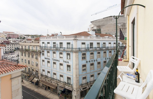 NEU! 2bedroom apt im Herzen der Innenstadt von Lissabon, sonnigen 4. Stock mit Aufzug