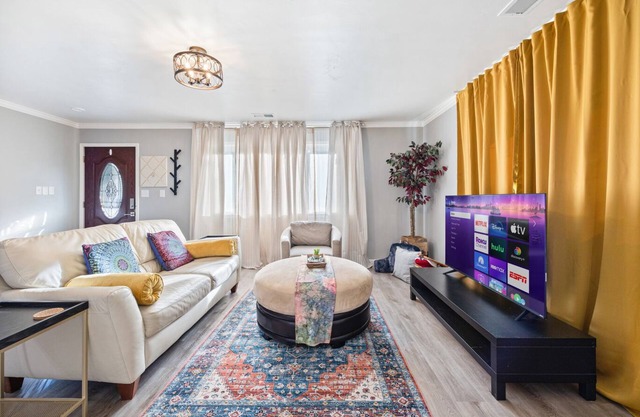 *New* 2BR/1BA - Walk to Golden 1 Center