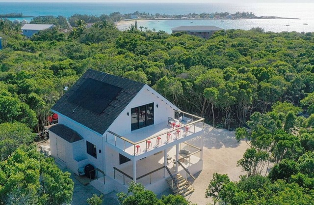 NEW 2BR 2.5BA Hilltop Villa, French Leave Estates