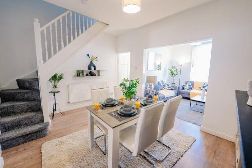 New 2BR Home Comfy and Spacious