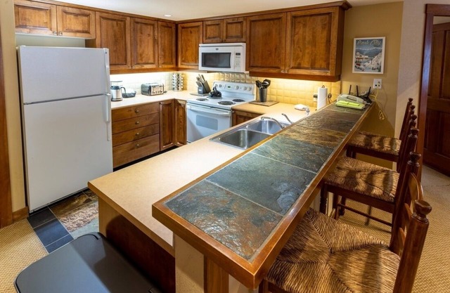 NEW! 3323 - Two Bedroom Standard Powderhorn Lodge