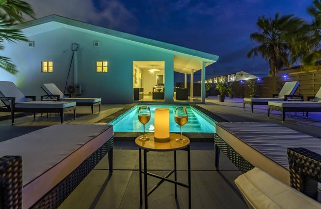 Paradise Palms Aruba 3BR 2BA w/ Pool