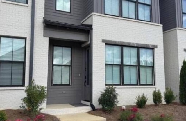 New, 3BR/3.5BA Condo/1,750 sq ft - 5 min to Ole Miss/2.5 Miles to The Square!