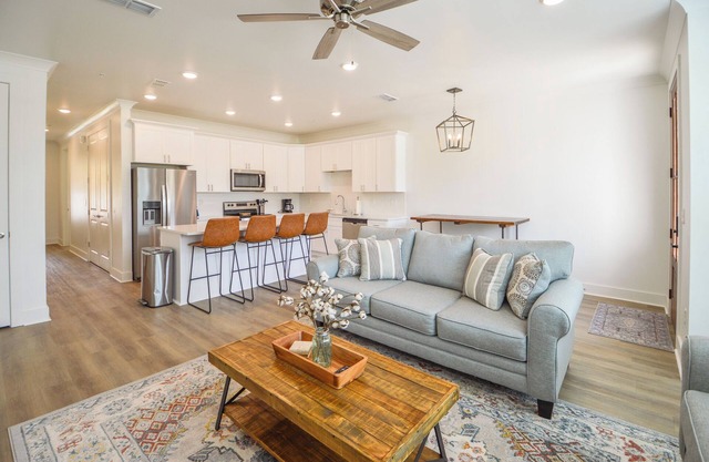 New 3BR/3.5BA condo 1.2 miles from MSU and 1.9 miles from the Cotton District!