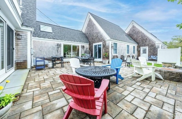 New,4 Bedrm, 4 Bath Gorgeous Coastal Retreat, with Marsh Views Sleeps 12. Close to Beach, Harbor and Barnstable Village