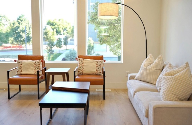 New 4-bedroom townhome in Midvale, near Trax, Ski, Airport