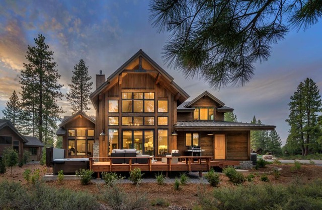 NEW 4BD Residence in the Signature Home Collection at Old Greenwood!