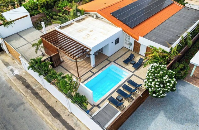 NEW 4BR3BA Villa near Eagle Beach w/ Private Pool