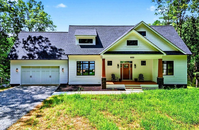 NEW 5BR Lakefront Lake Anna, Beach, Dock, Views
