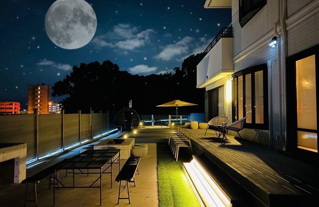 New!AirportHills 1400 sq.m. Open-air bath with spectacular view 1 building, 2nd floor private parking 3 BBQ pets allowed