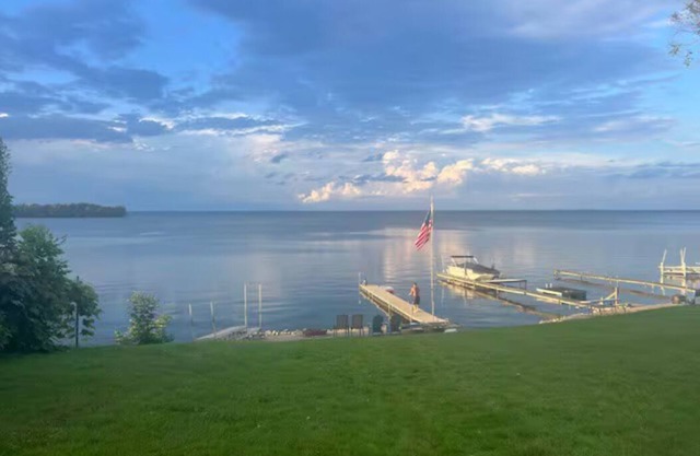New All Season Family Lake House