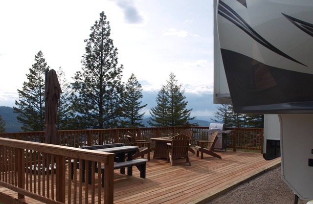 NEW!! Amazing Views!! Luxury RV on the Mountain - Flathead Lake/Glacier NP