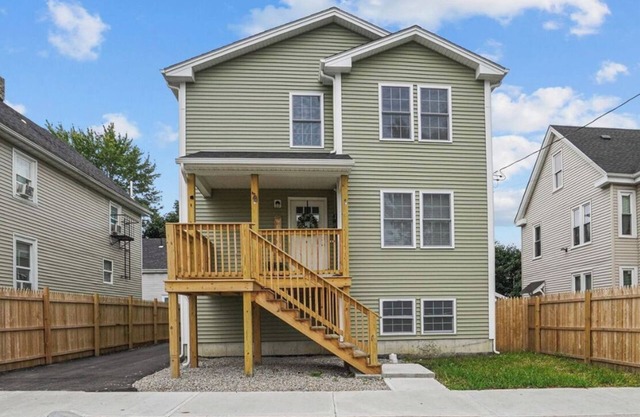 New and Modern Apartment just minutes away from Downtown Providence!