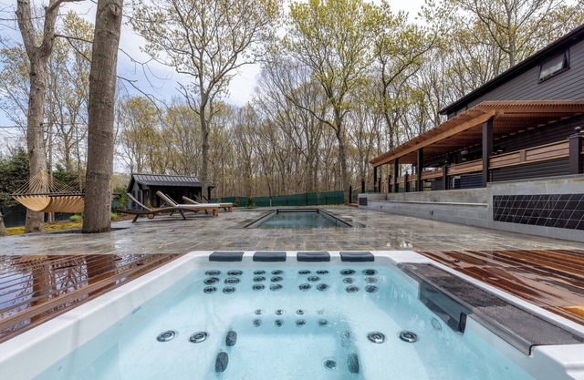 New and Modern Bridgehampton Accommodations