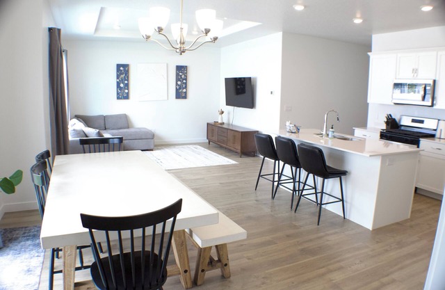 New and spacious 5-bedroom house!