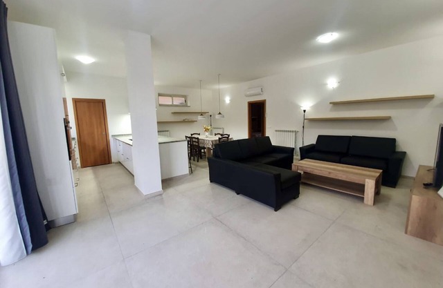 New apartment (2021) spacious for 7 people and within walking distance to the sea