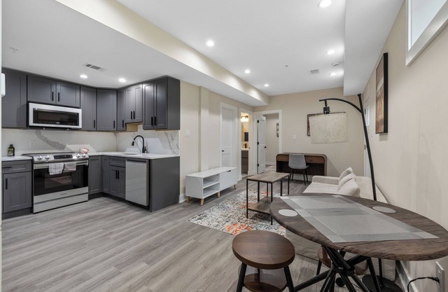 New Apartment 2BR near public transportation