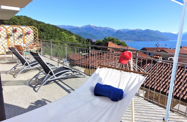 Neues helles und sonniges Apartment mit großer Terrasse, Panoramablick und kostenlosem WLAN