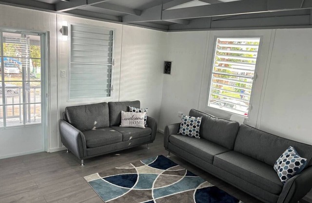 New Beach House 8 Guest Dock available 2 min away